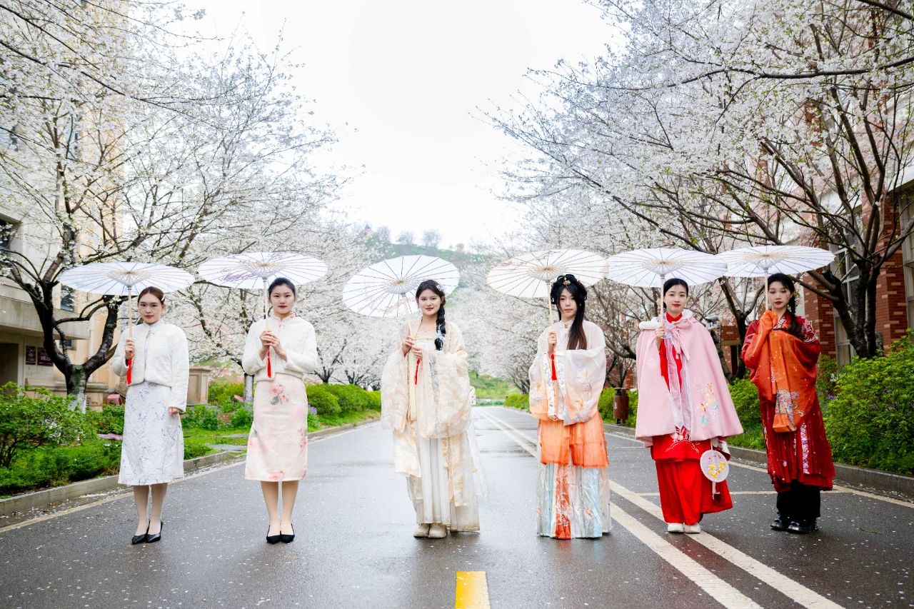 百老汇官方网站,家具行业协会,家具行业